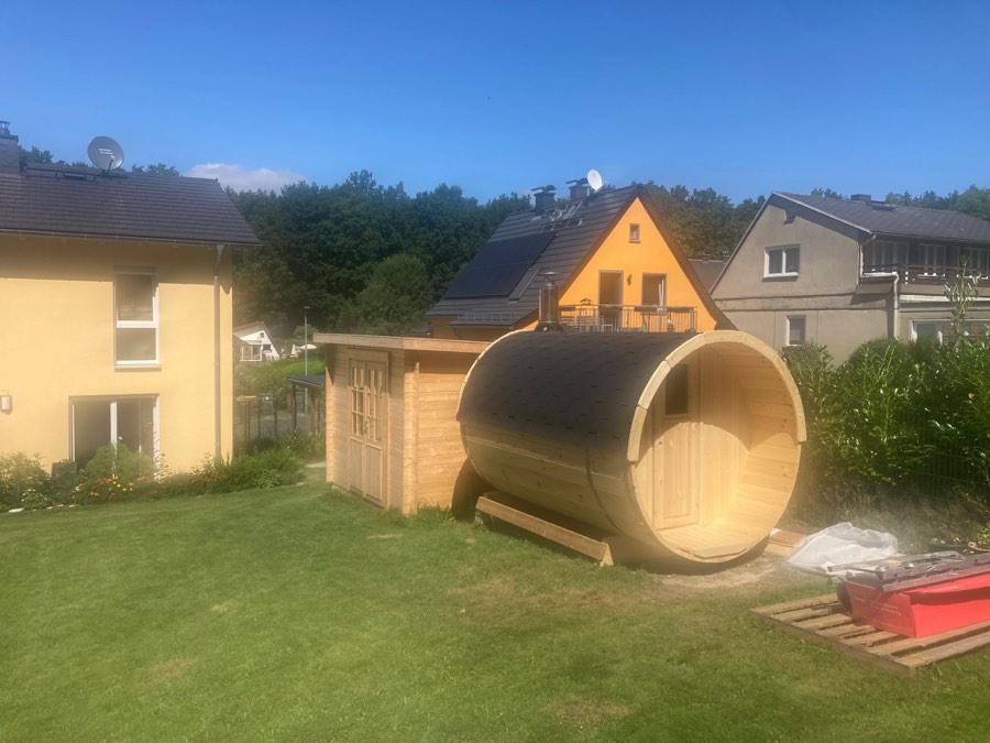 Fasssauna mit Holzofen, Ankunft und Aufbau Tag 1